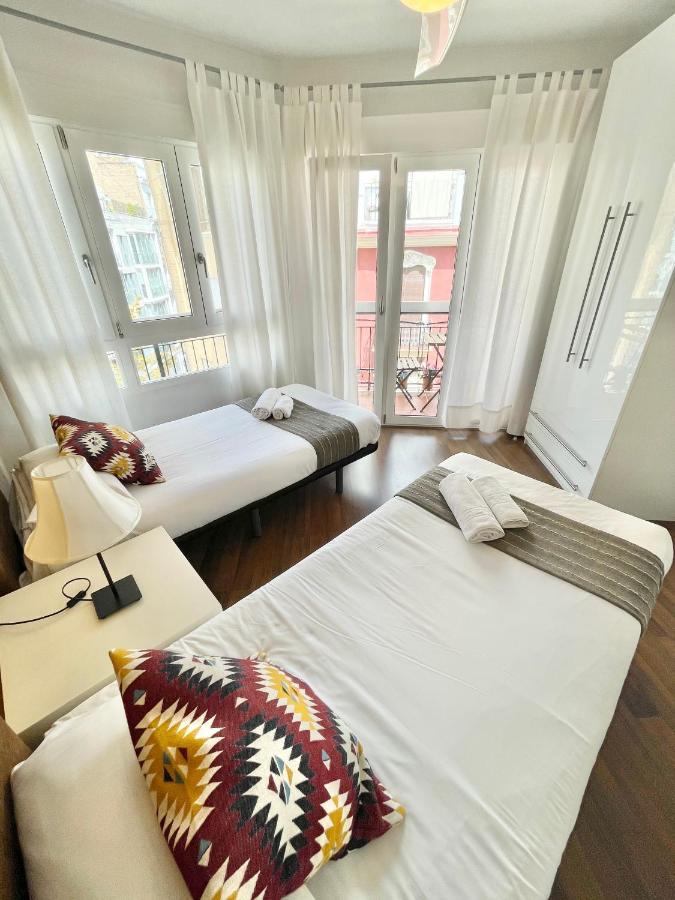 Apartamentos Sevilla Валенсия Экстерьер фото